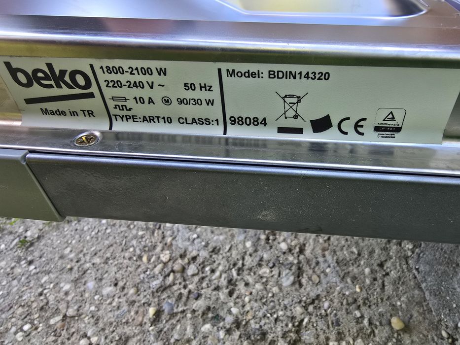 Vând masina de spalat vase marca Beko, model BDIN 14320