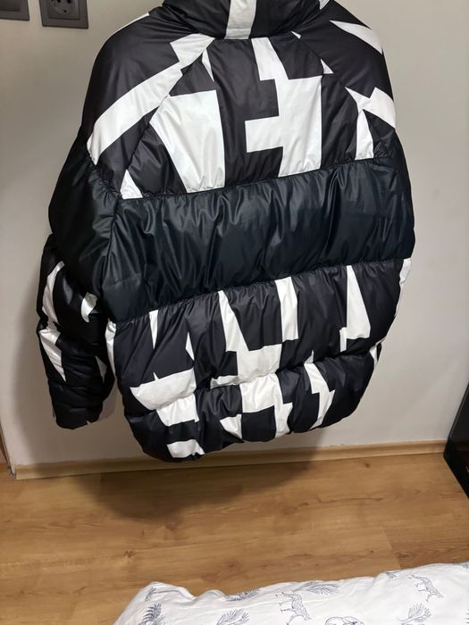 Зимно яке Nike….