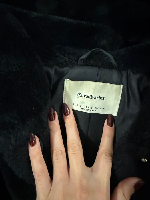 Черно палто Stradivarius