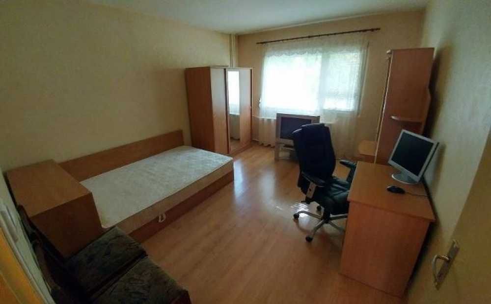Тристаен апартамент в Дружба 2