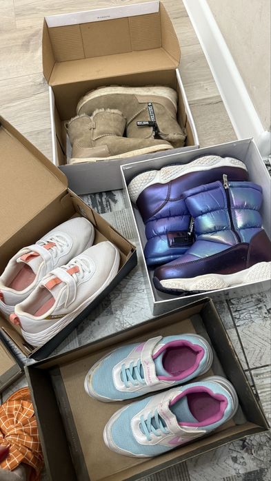 Срочно продам детскую обувь на девочку