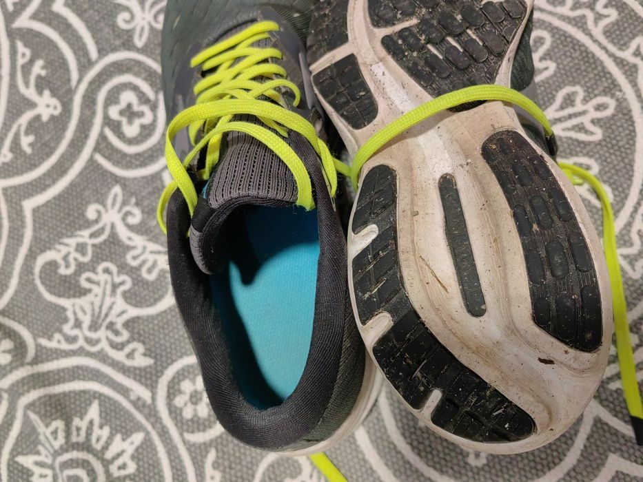 Mizuno обувки за бегане.