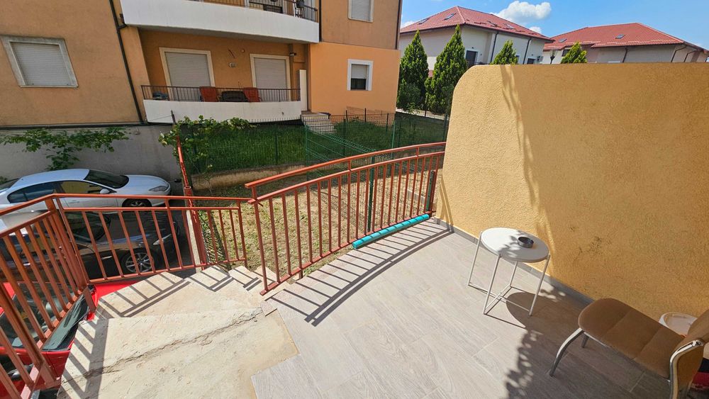 Ap. 3 camere la parter cu curte in Golden Rose, incalzire pardoseala