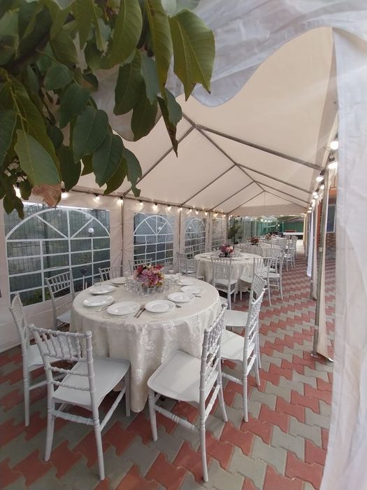 Inchiriez corturi de la 50-150 de persoane