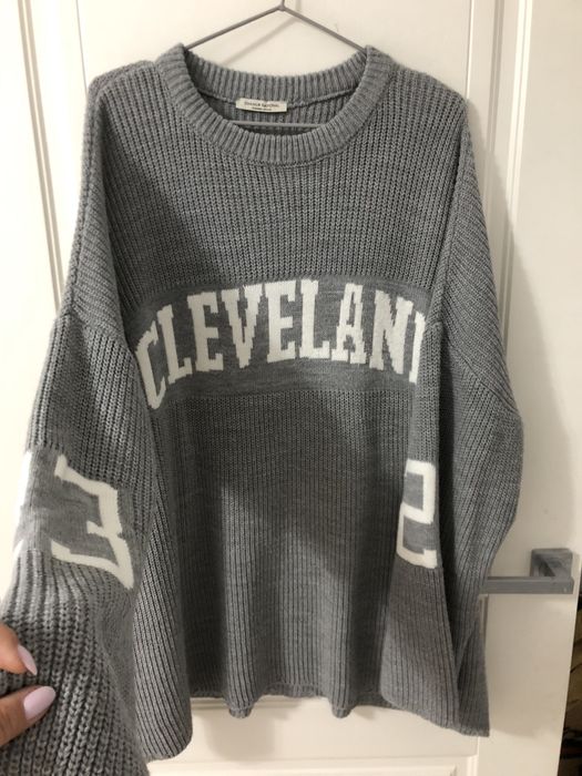 Свитер оверсайз и юбка