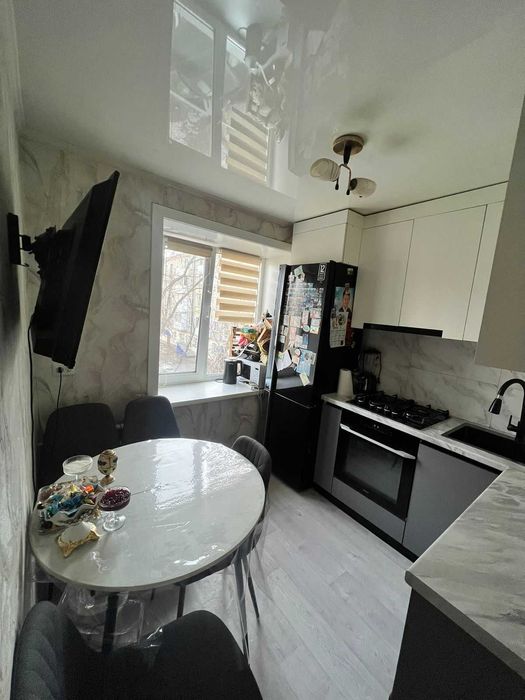 СРОЧНО 3-комнатная В ЦЕНТРЕ