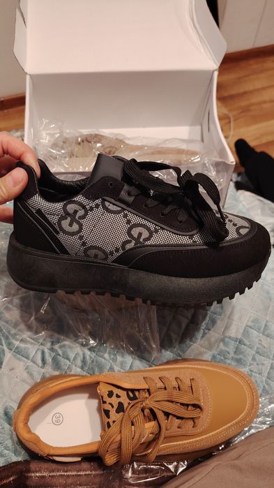 Продам кроссовки