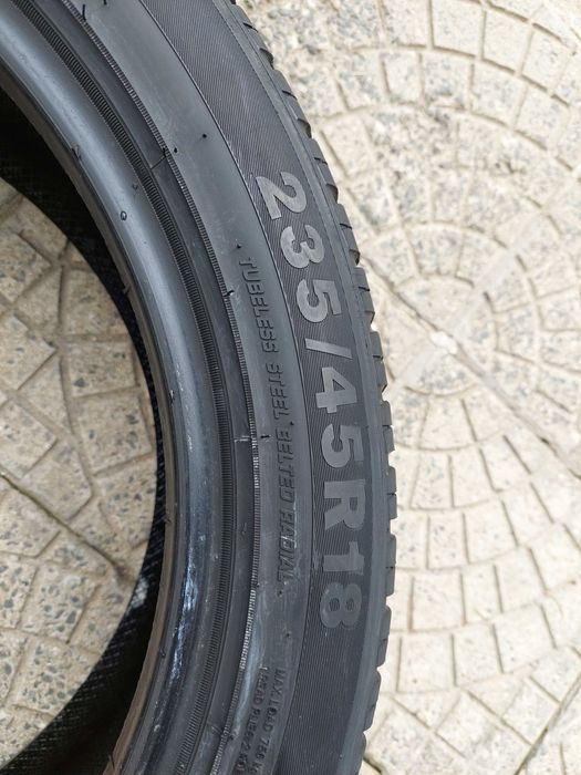 Гуми всесезонни 235/45 R18