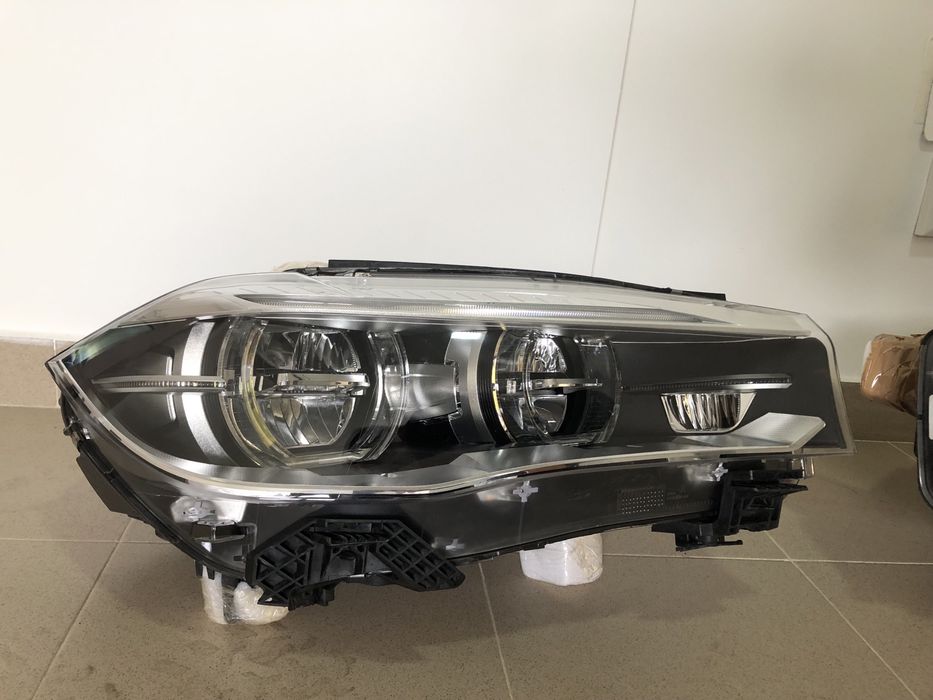 Far stanga/dreapta bmw x5 F15, x6 f16 Full led adaptiv
