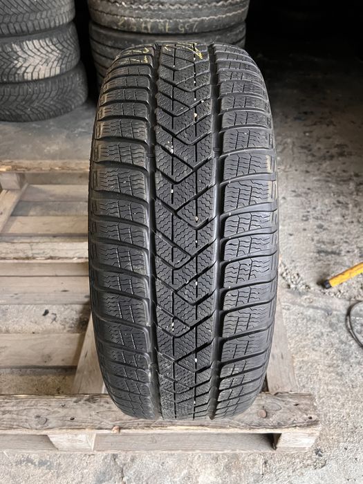 1 anvelopa iarna 225/40/19 , pirelli , 6.8 mm , dot 2020