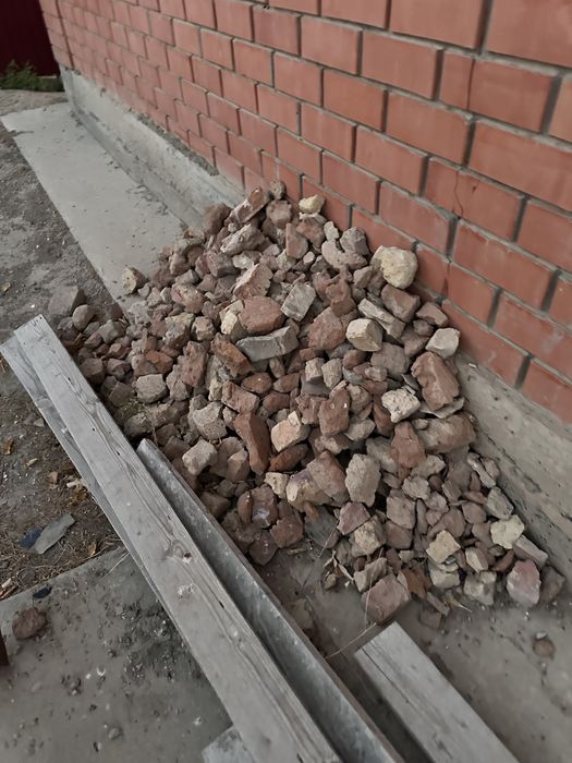 Кирпичи отходы (разные)