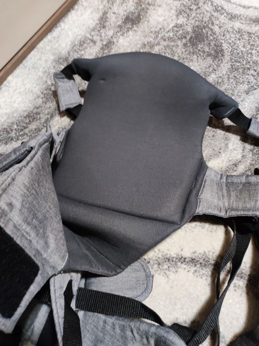 Marsupiu bebe 6 luni