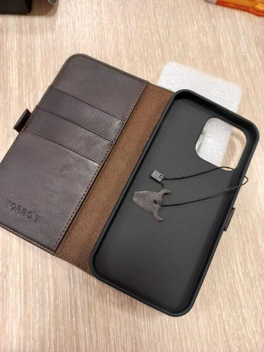 Кожаный чехол на iPhone 14 PRO MAX