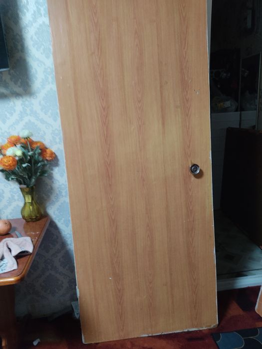 Деревянные двери, две