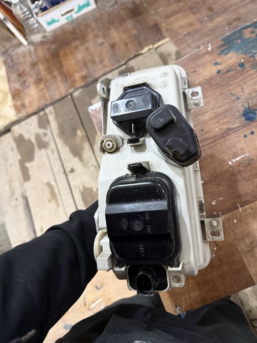 Фара пассат б4 левая hella оригинал