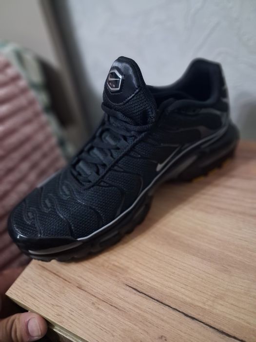 Продаю кроссовки nike
