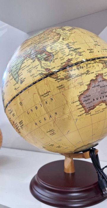 Нов Луксозен Глобус Декорация за Бюро/Офис 20см