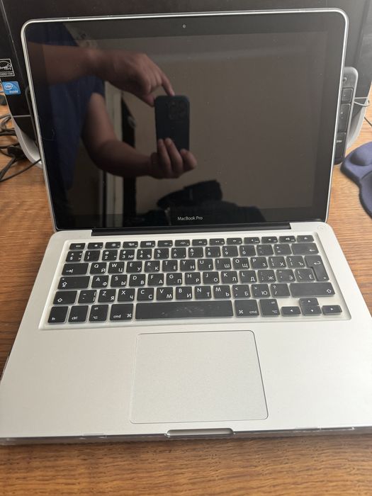 Продам Apple Macbook pro