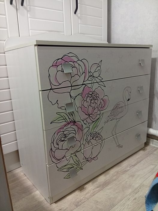 Камод на 4 полки.