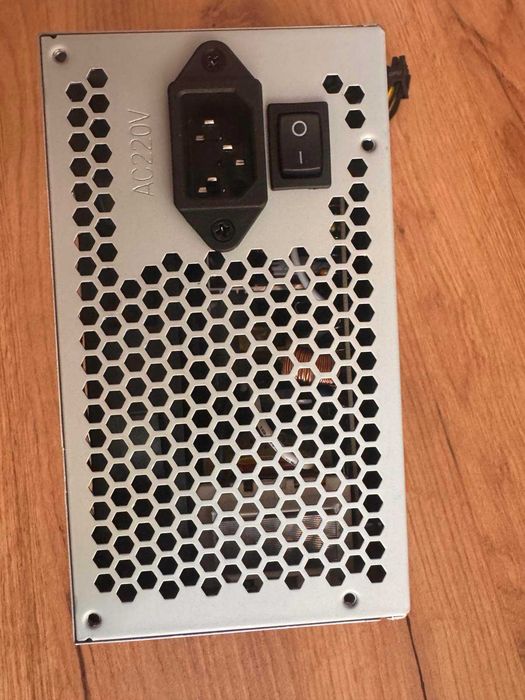PC Захранване 500W