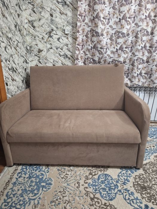 Продам диван  состояние хорошее