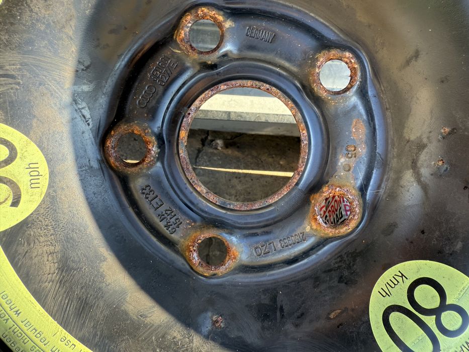 Оригинална резервна гума Audi A4 b7 8e0601025e 6.5j 15'' et33 195 65