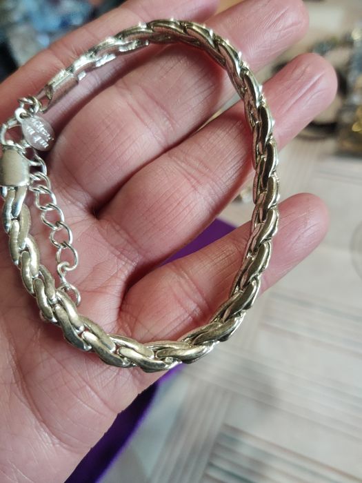 Разпродажба на Дамски гривни от медицинска стомана.