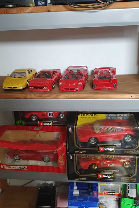 Machete Ferrari scară 1:18,diferite modele si producători