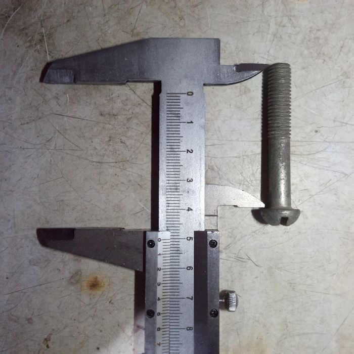 Продам болты новые