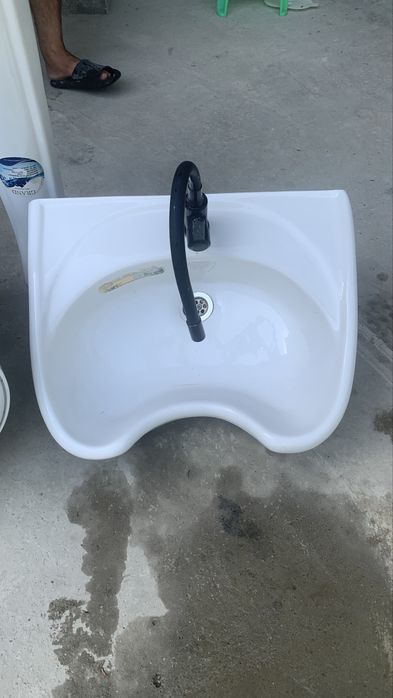 Royal 50l sotiladi  , sartaroshlar rakvinasi xam bor