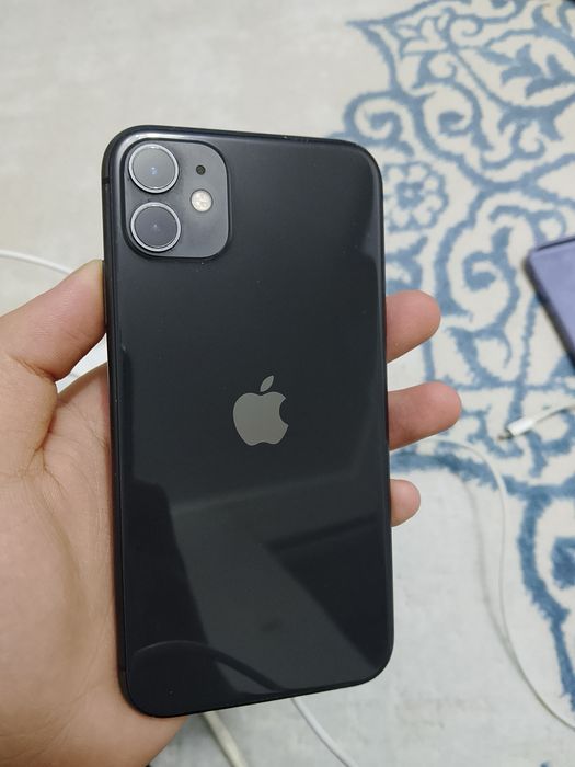 Айфон 11.
