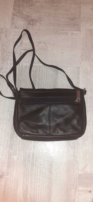 Gentuta neagra cu bareta lunga