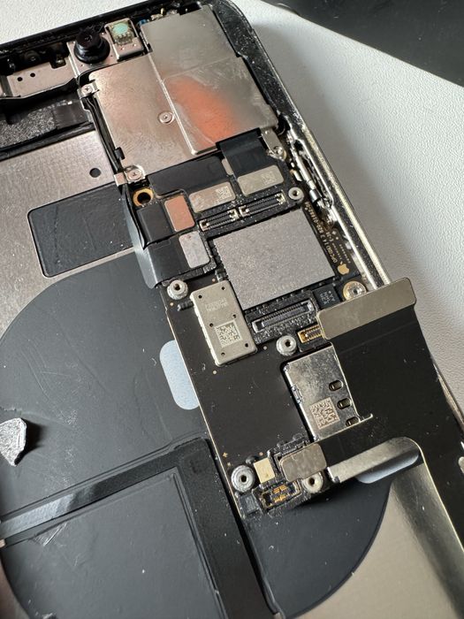 iPhone 11 Pro 256gb отключен за ремонт