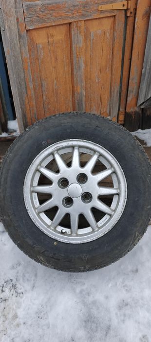 Продам диски с летней резиной.