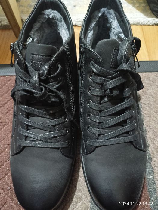 Зимние  ботинки новые 44-45 р.