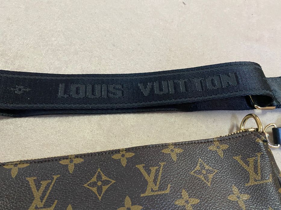 Geantă LV model Multi Pochette Accessoires cu baretă lată neagră