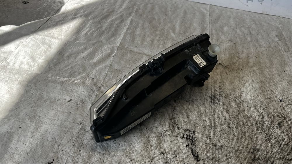 Jaguar десен халоген