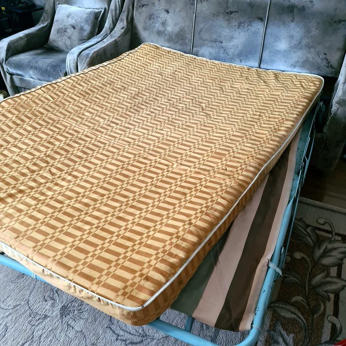 Отдам диван с креслами