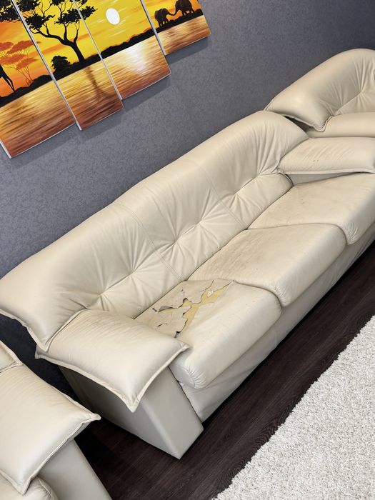 Продам кожаный диван