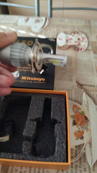 LED крушки за автомобил H4