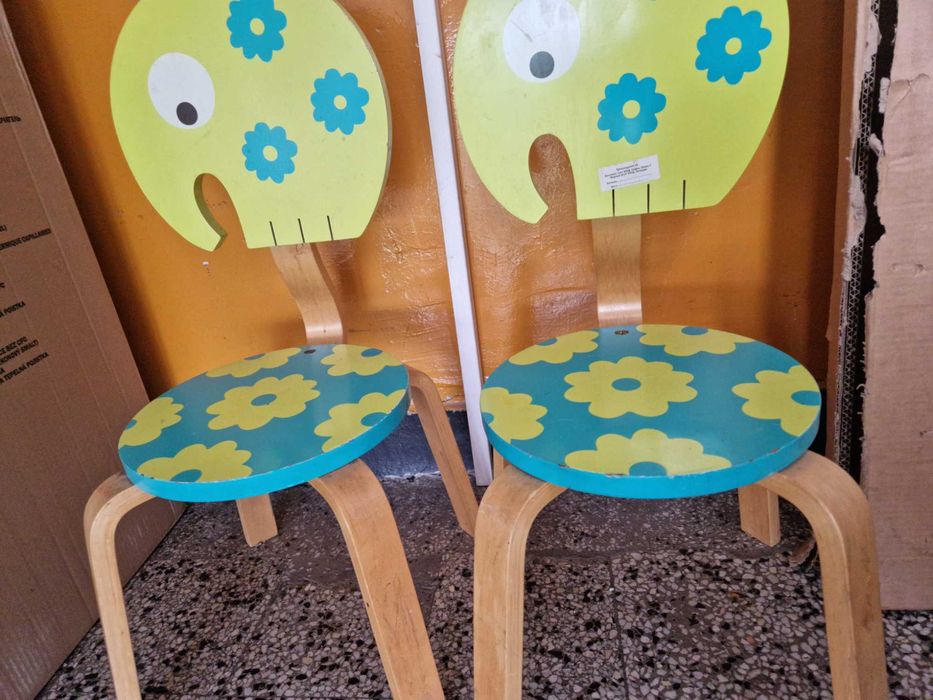 Детско столче, дървено, 2 бр.