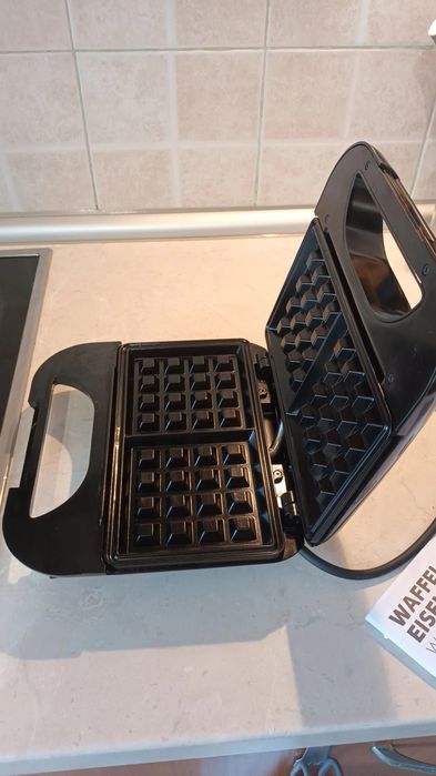 Гофретник Waffle Maker – незалепващо покритие, автоматична температура