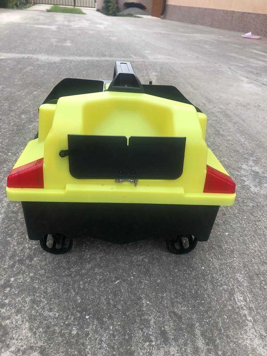 Barca Nadit si Momit iUni V020, GPS, Carcasa fosforescenta, 3 cuve, 2kg,