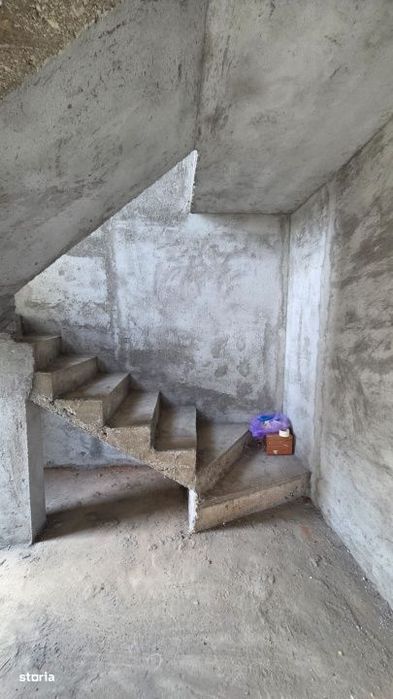 Casa cu mansarda in Paulesti teren 863 mp