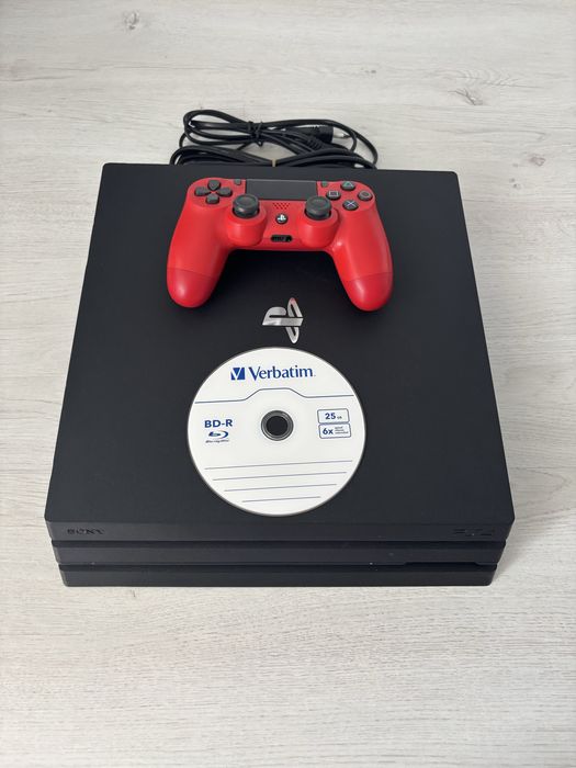 Playstation 4 Pro, Modat, 1TB, model 2018