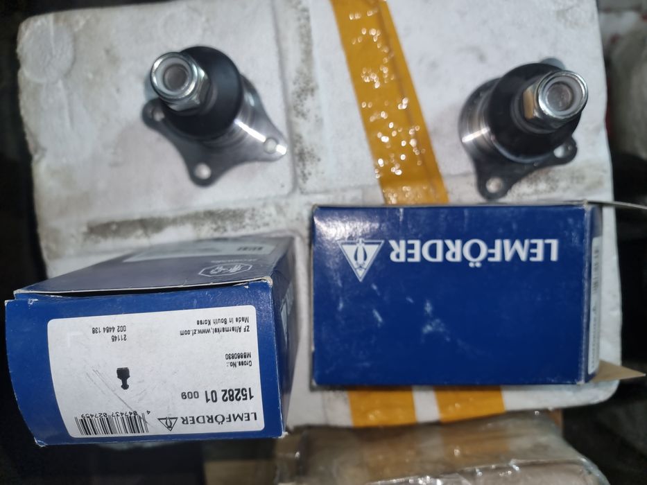 Шаровая  опора  верхняя   MMC Padjero 2 4м40