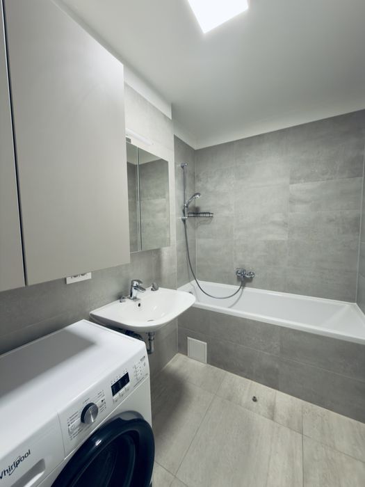 Apartament cu 2 camere de inchiriat in zona Tractorul la Kasper ,et 2 cu loc de parcare