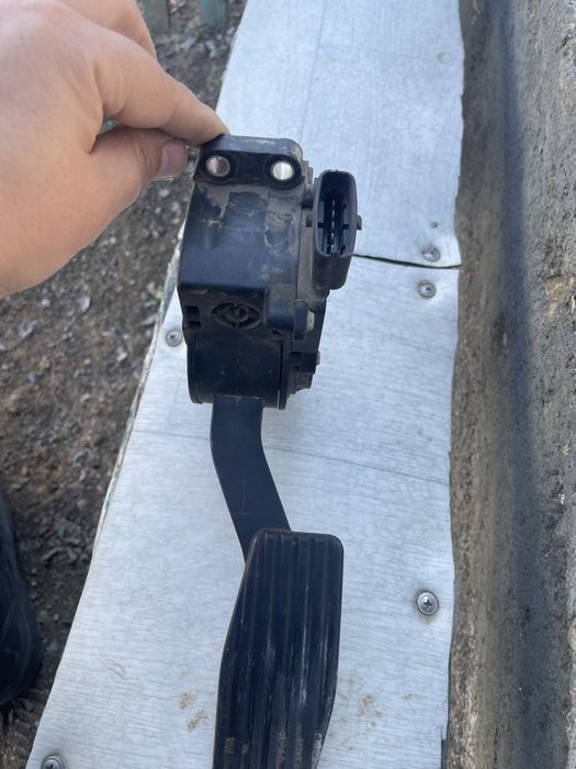 Приора электронной педаль