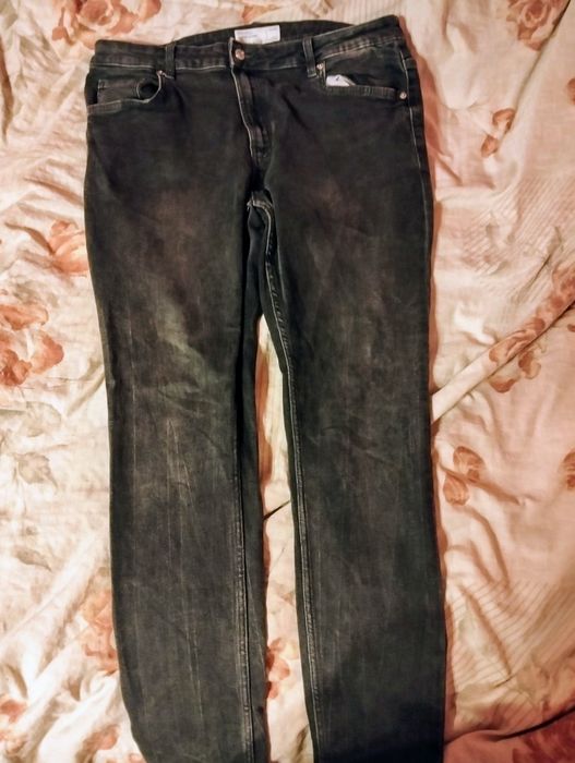 Blugi Bershka mărimea L