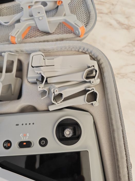 Продавам Dji Mini 3 Pro